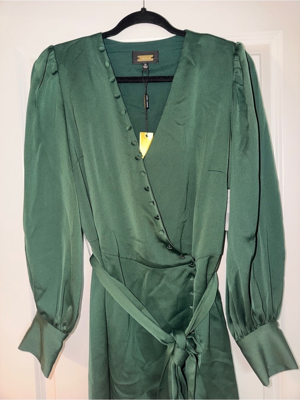 ALEXIA ADMOR Women’s Emerald Satin Wrap Dress w/ Tie Waist and Button Up Detail - Picture 3 of 8